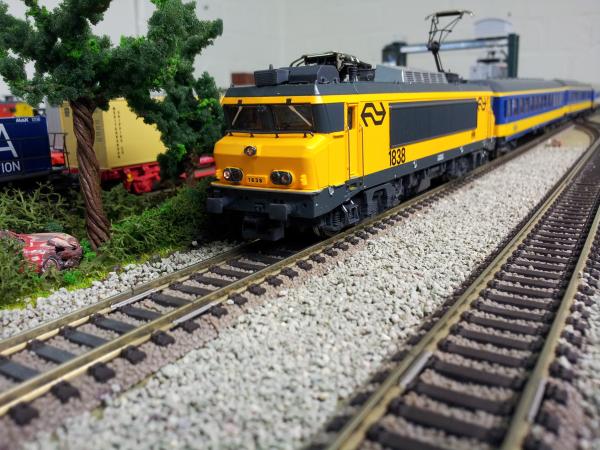 001 (61K)